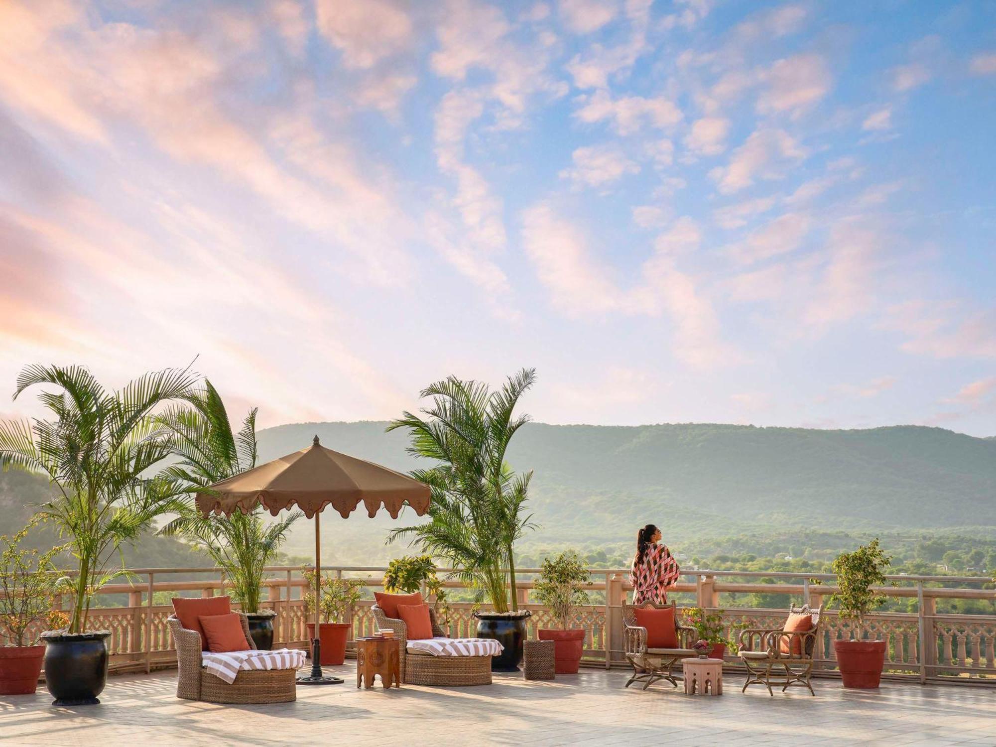 Fairmont Jaipur Otel Dış mekan fotoğraf The Oberoi Udaivilas Palace